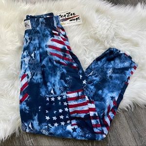 California wear baggy pant jogger patriotic USA 90
